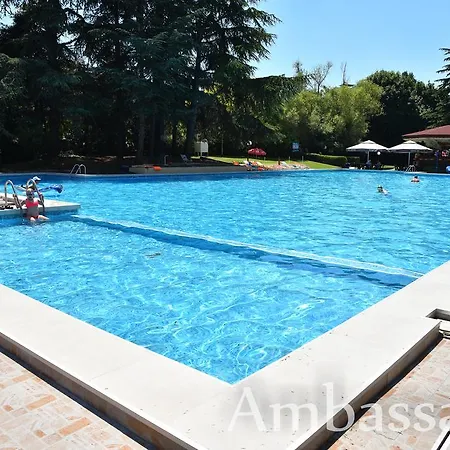 Hotel Ambassador - Free Parking
