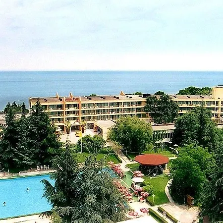 Hotel Ambassador - Free Parking 3*