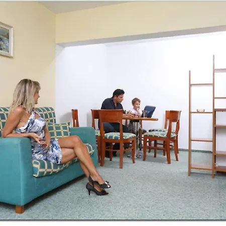 Hotel Ambassador - Free Parking 3*