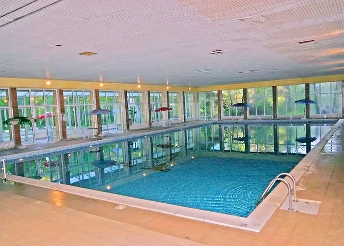 Ambassador - Free Parking Hotell