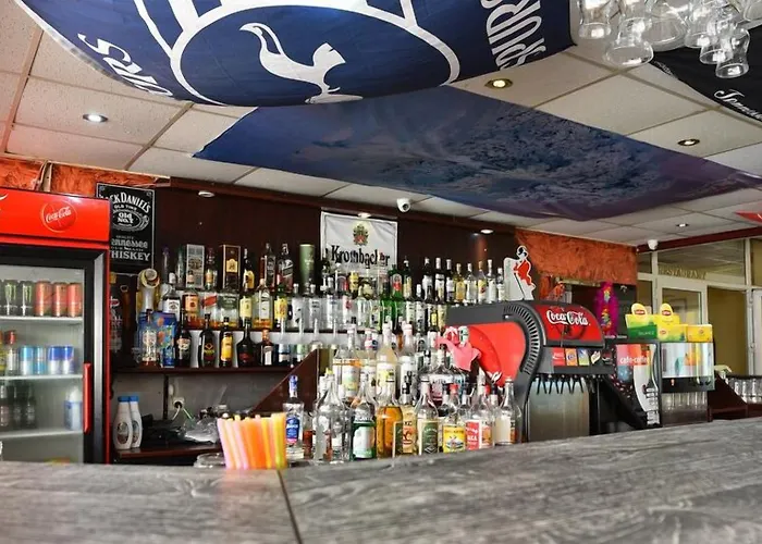 Отель Ambassador - Free Parking