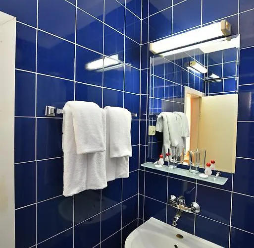 Ambassador - Free Parking 3*