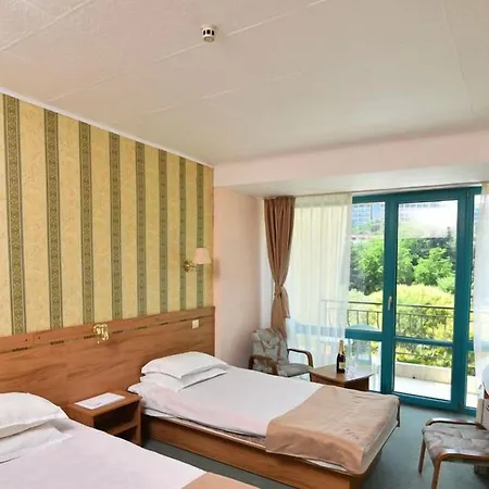 Ambassador Zlate písky