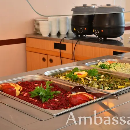 Ambassador - Free Parking Отель 3*