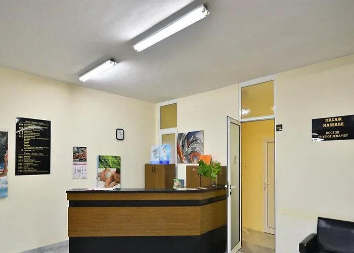 Hotel Ambassador - Free Parking