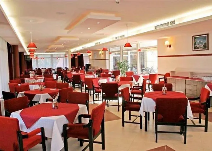 Ambassador - Free Parking Hotel 3*