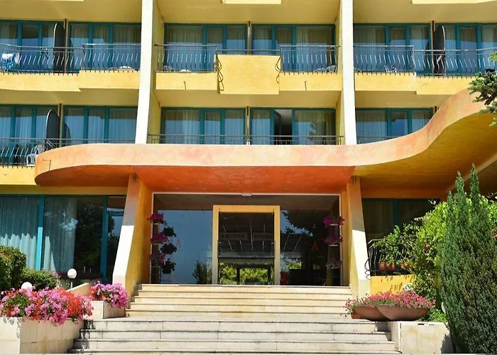 Ambassador - Free Parking Hotel 3*